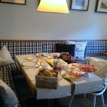 Haus Tirolerland Konukevi Oetz