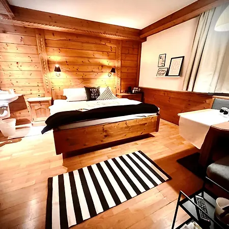 Haus Tirolerland Konukevi Oetz