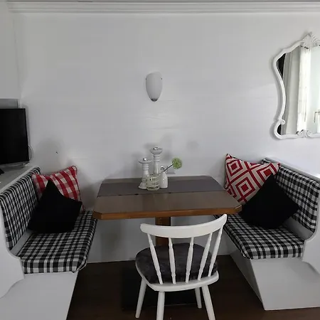 Haus Tirolerland Pensión Oetz