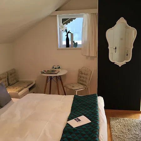 Haus Tirolerland Casa de hóspedes 3*